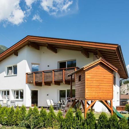 Ladis Living Apartman Kültér fotó