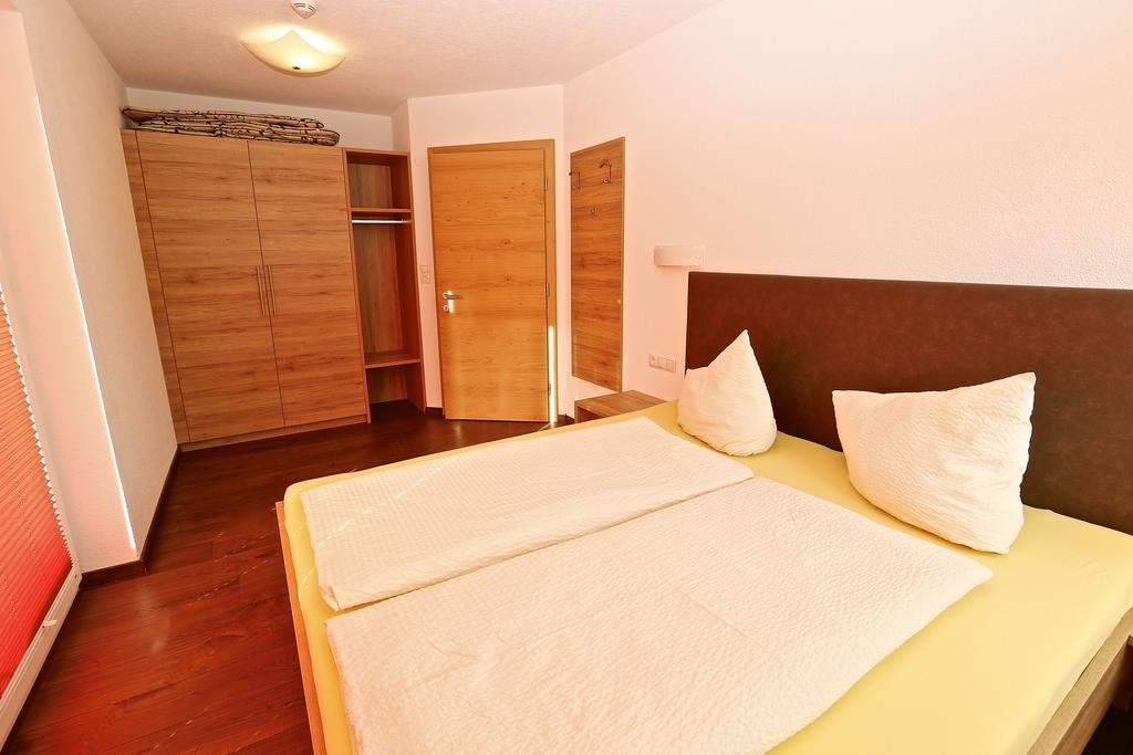 Ladis Living Apartman Szoba fotó